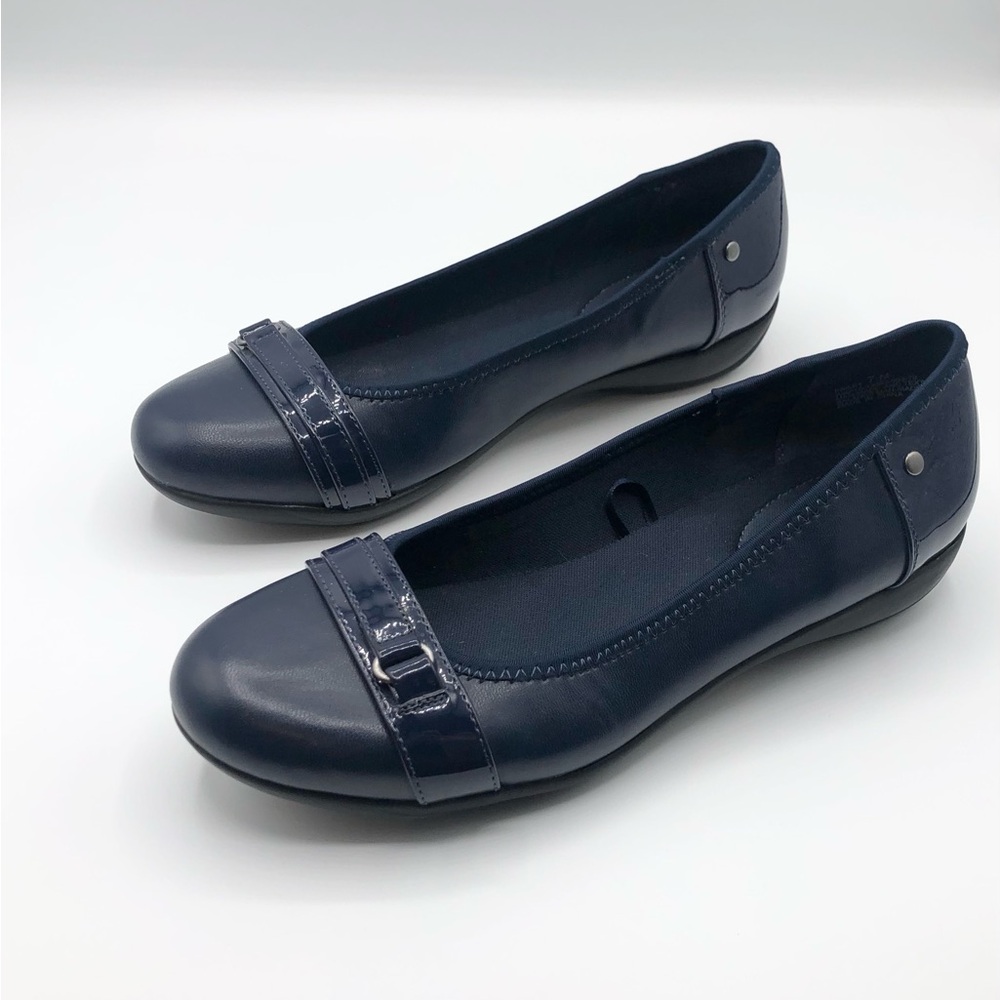 BareTraps Navy Blue Patent Ballet Flat - Women’s Size 7